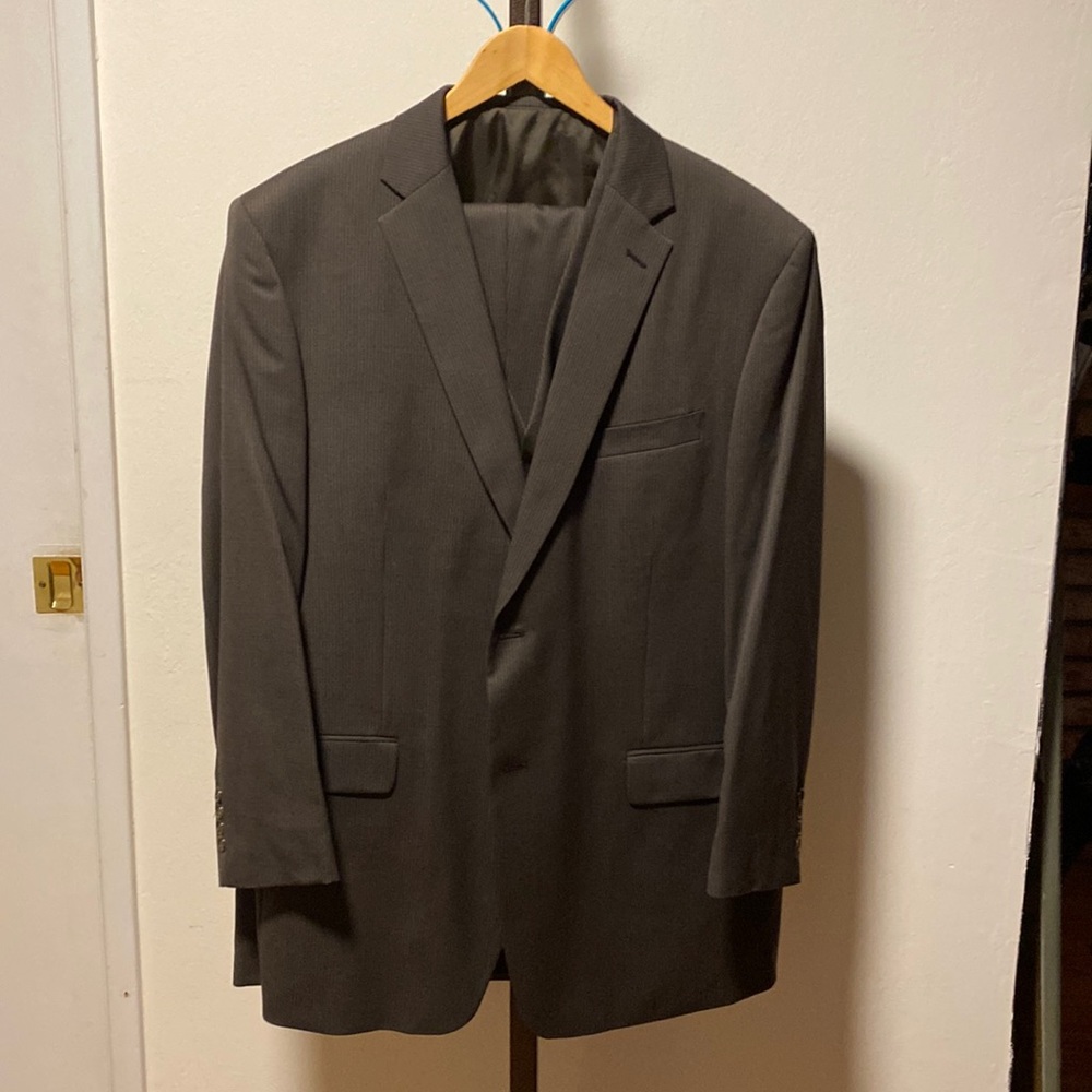 Men’s Jones New York 3-Piece Suit in Heather Brown micro pine stripe.